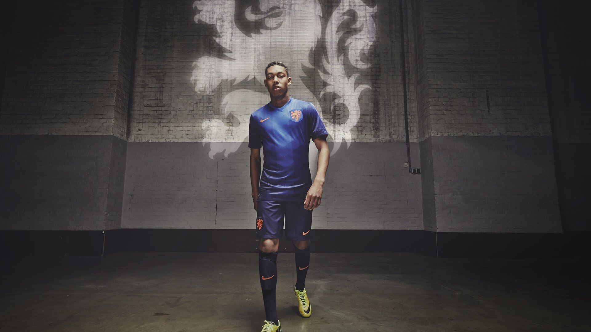 “荒漠之王”崛起！——沙丘上演的生死对决，沙漠之山